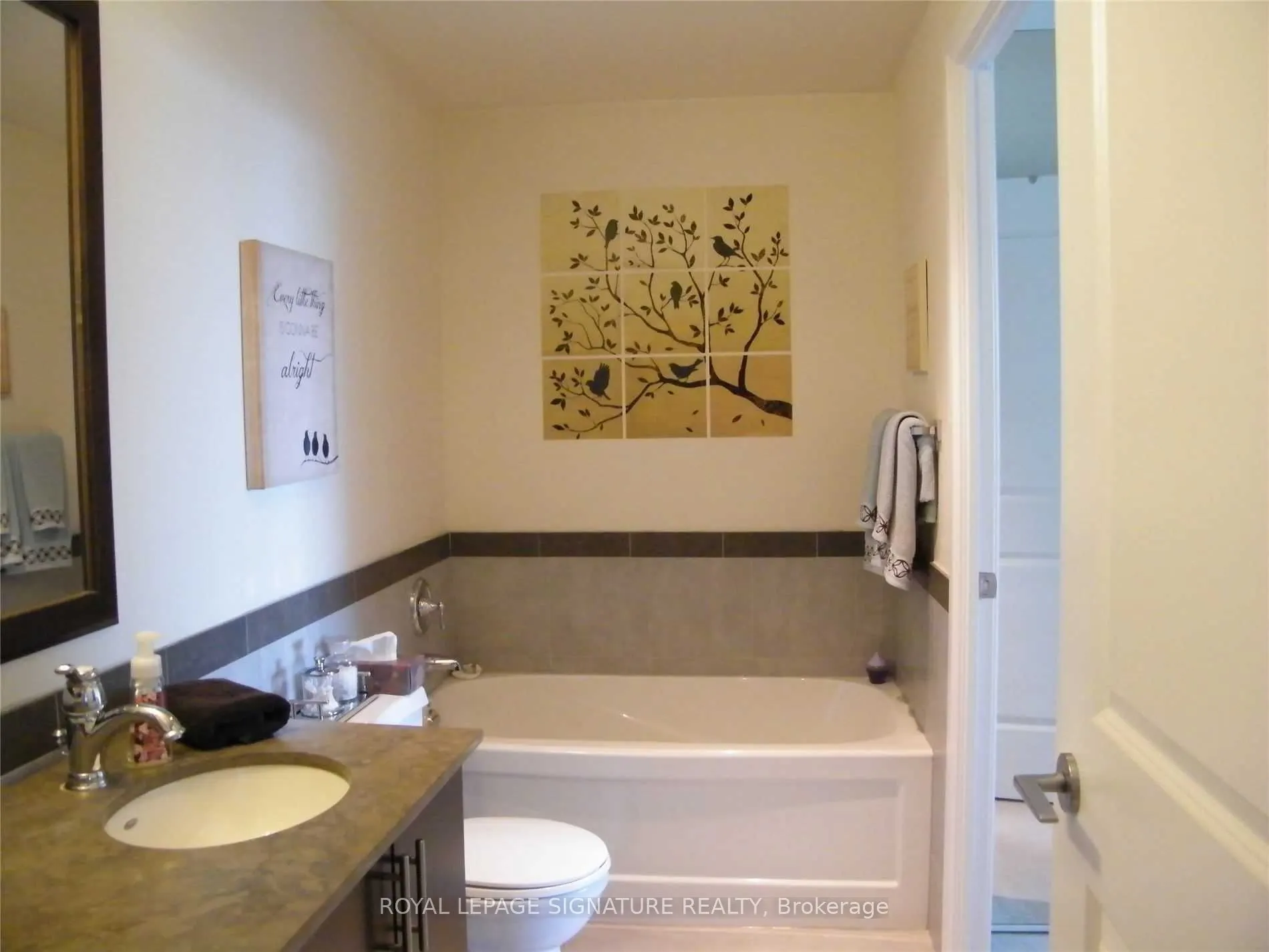 1055 Southdown Road, #404
