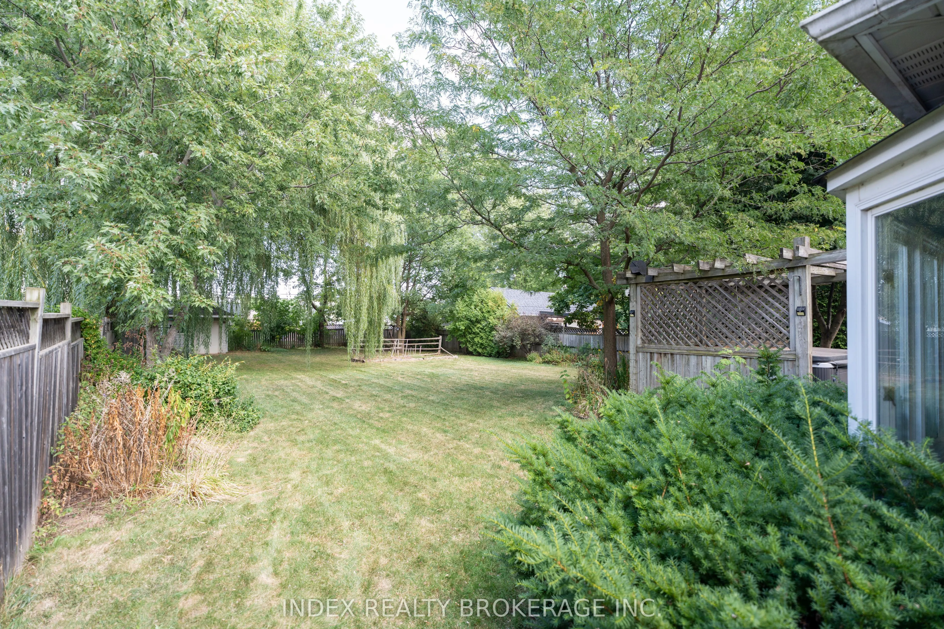 1073 Kent Avenue E