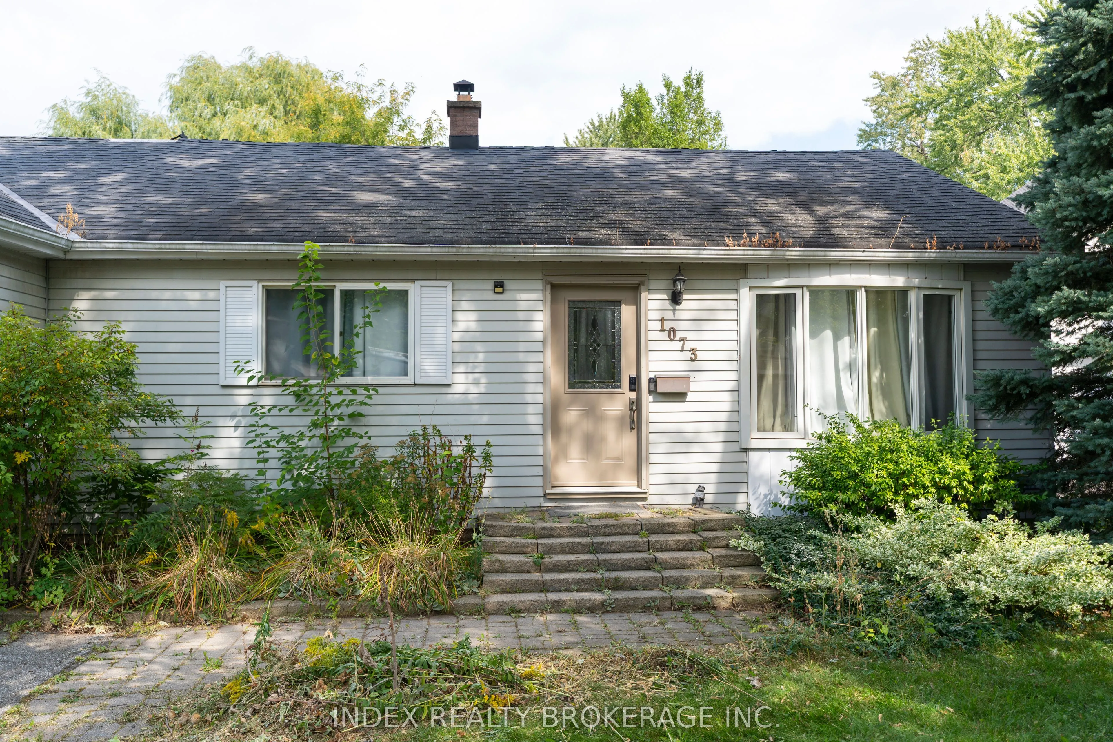 1073 Kent Avenue E
