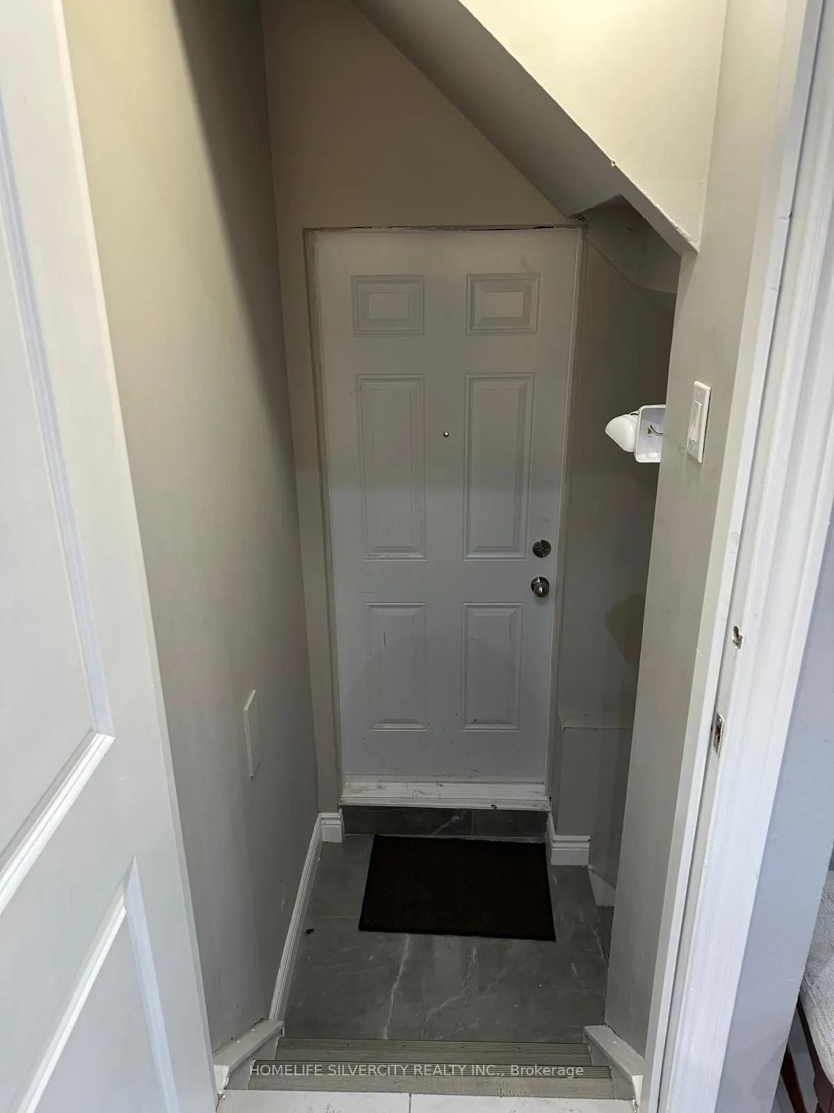 8 Golden Gate Drive