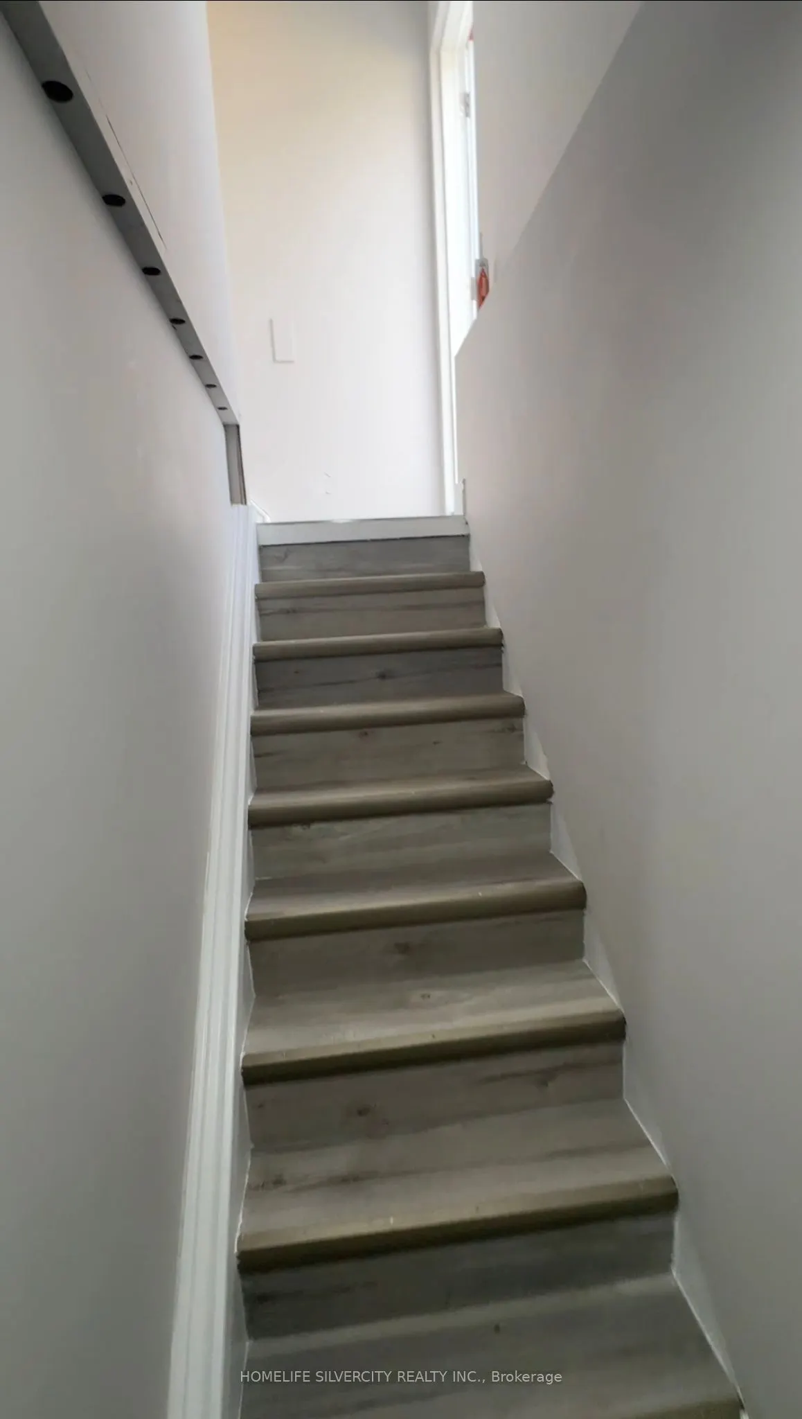 8 Golden Gate Drive
