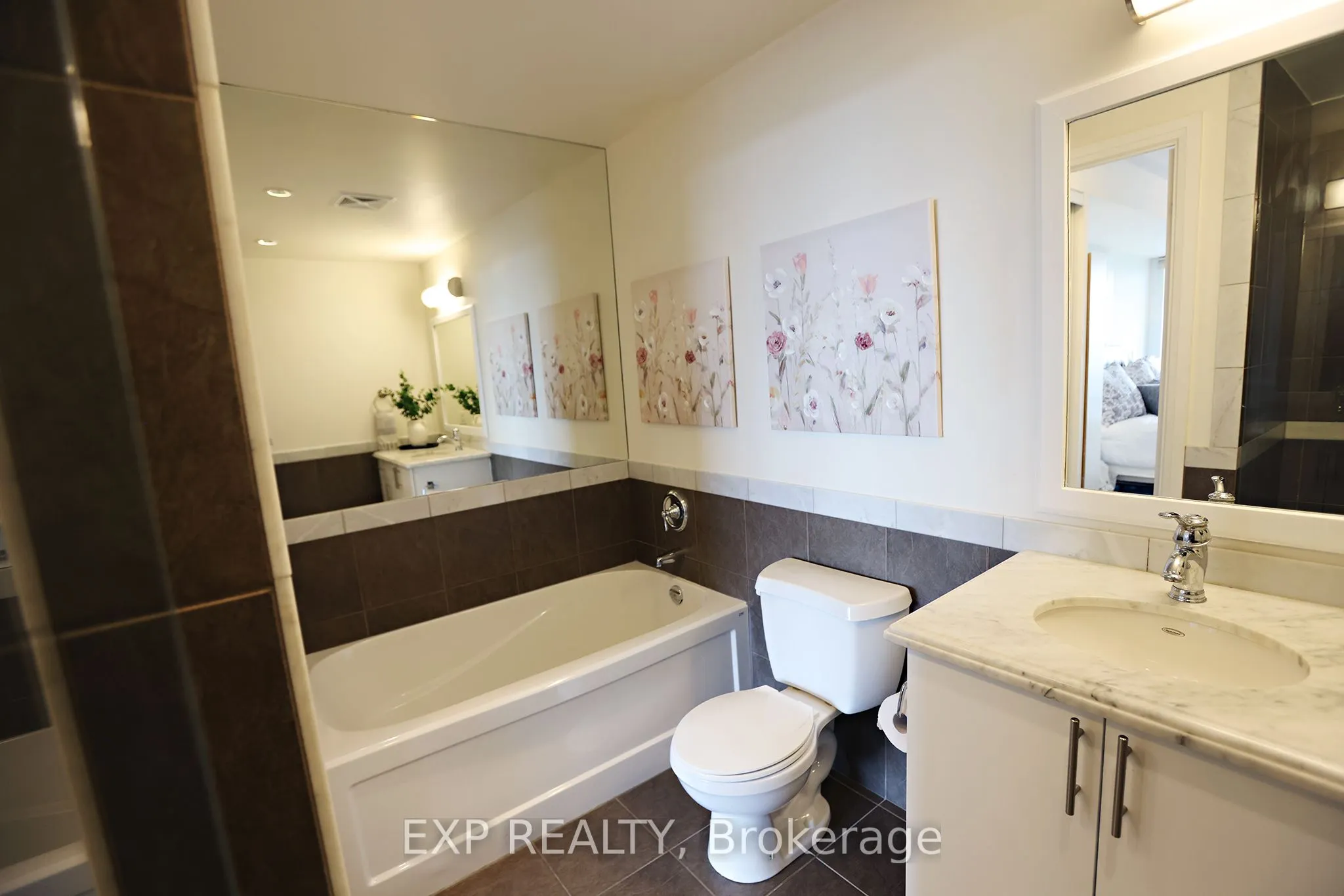 1055 Southdown Road, #PH01
