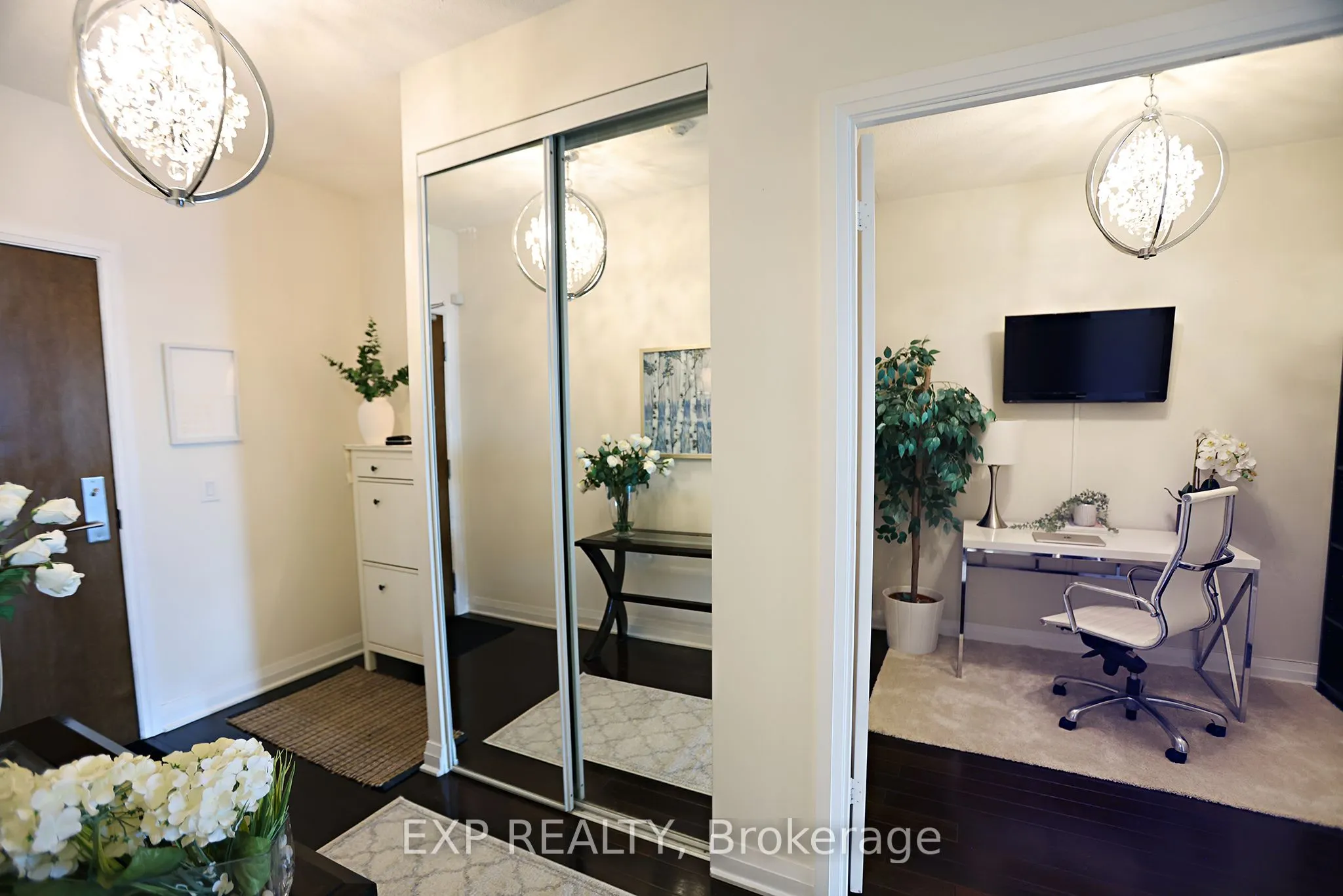 1055 Southdown Road, #PH01