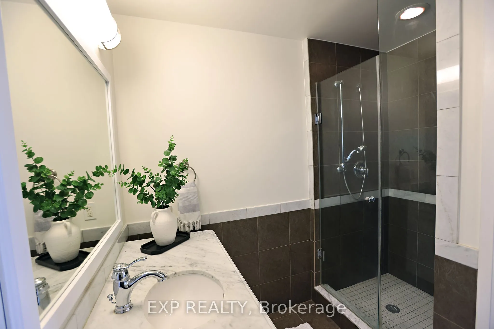 1055 Southdown Road, #PH01