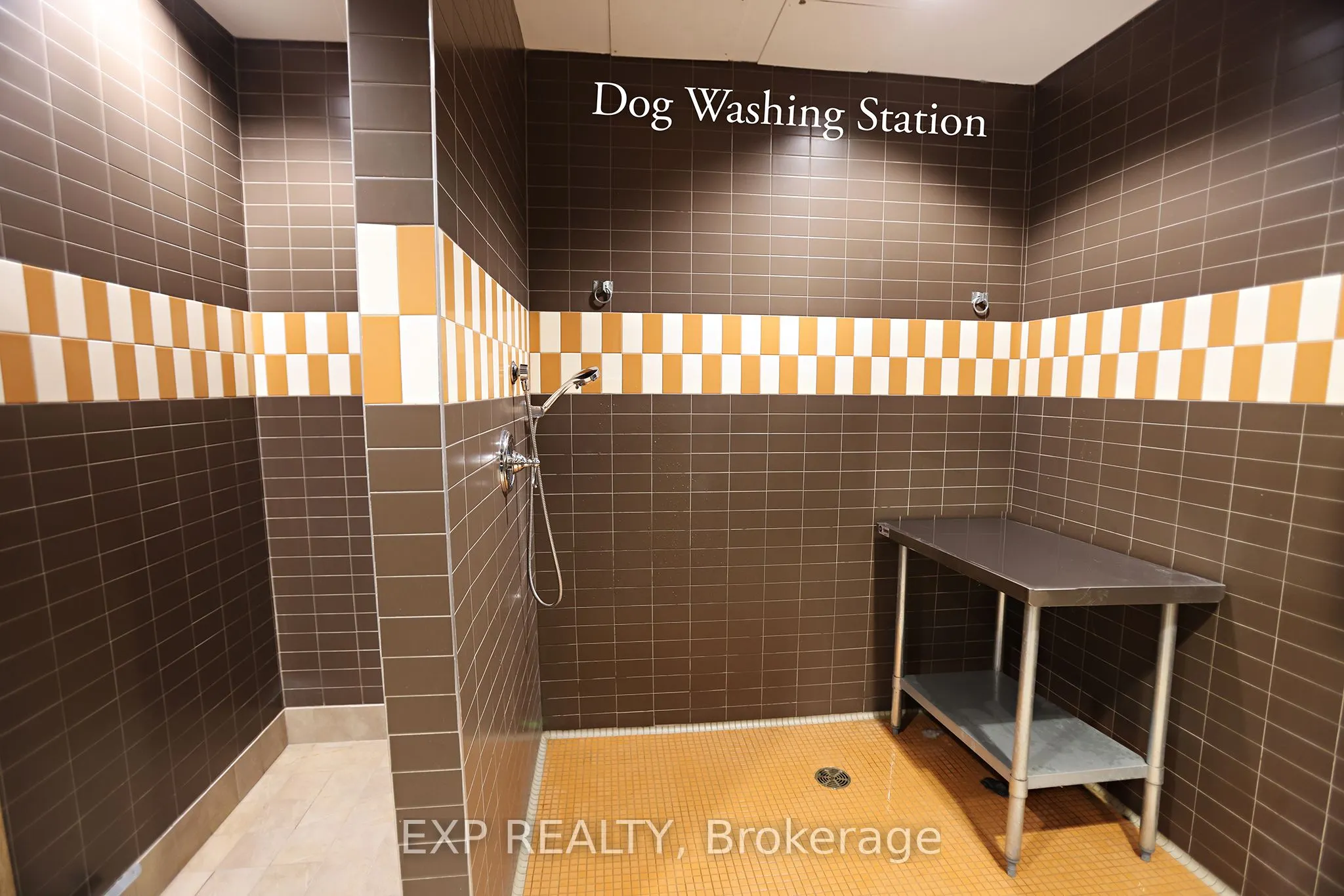 1055 Southdown Road, #PH01
