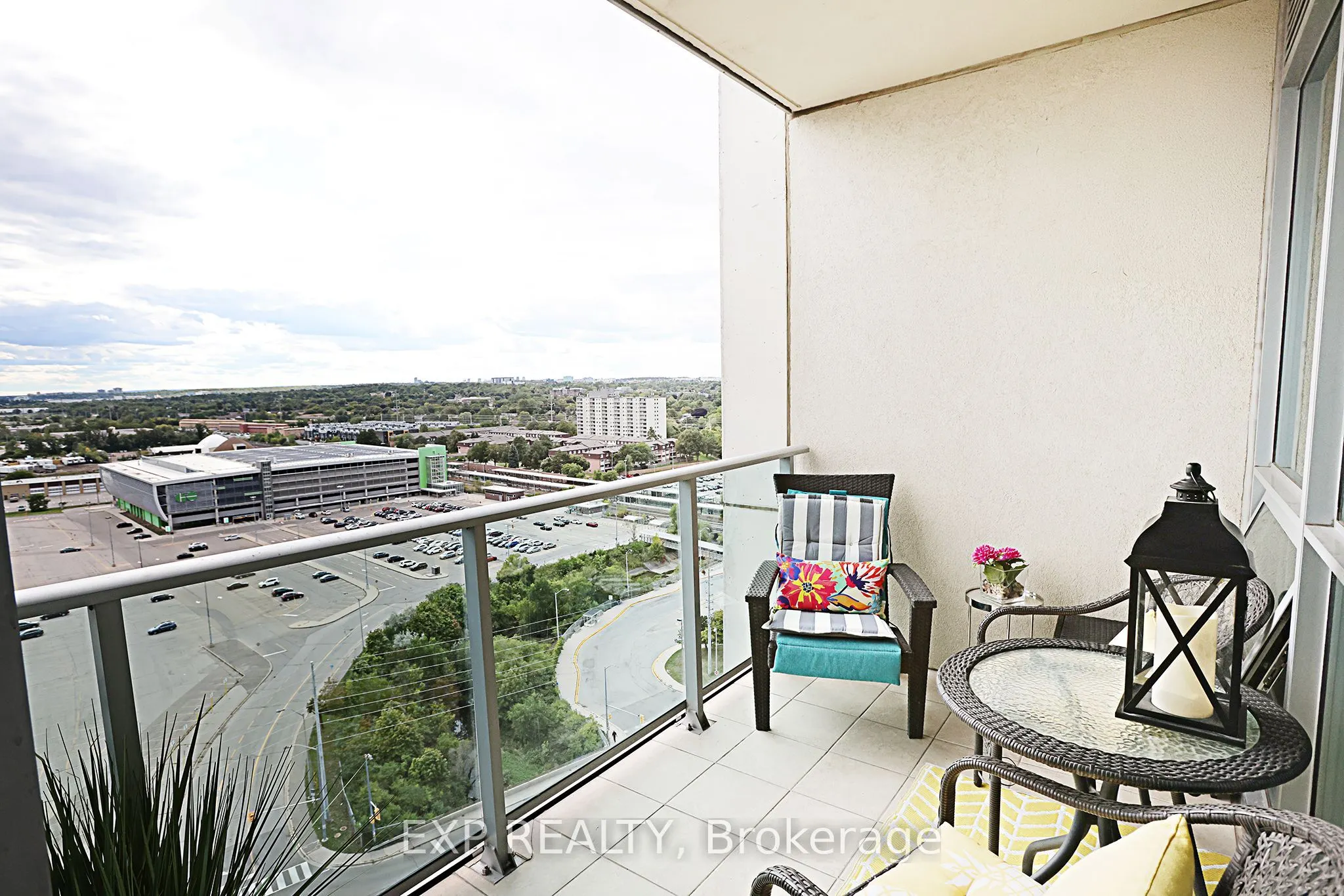 1055 Southdown Road, #PH01