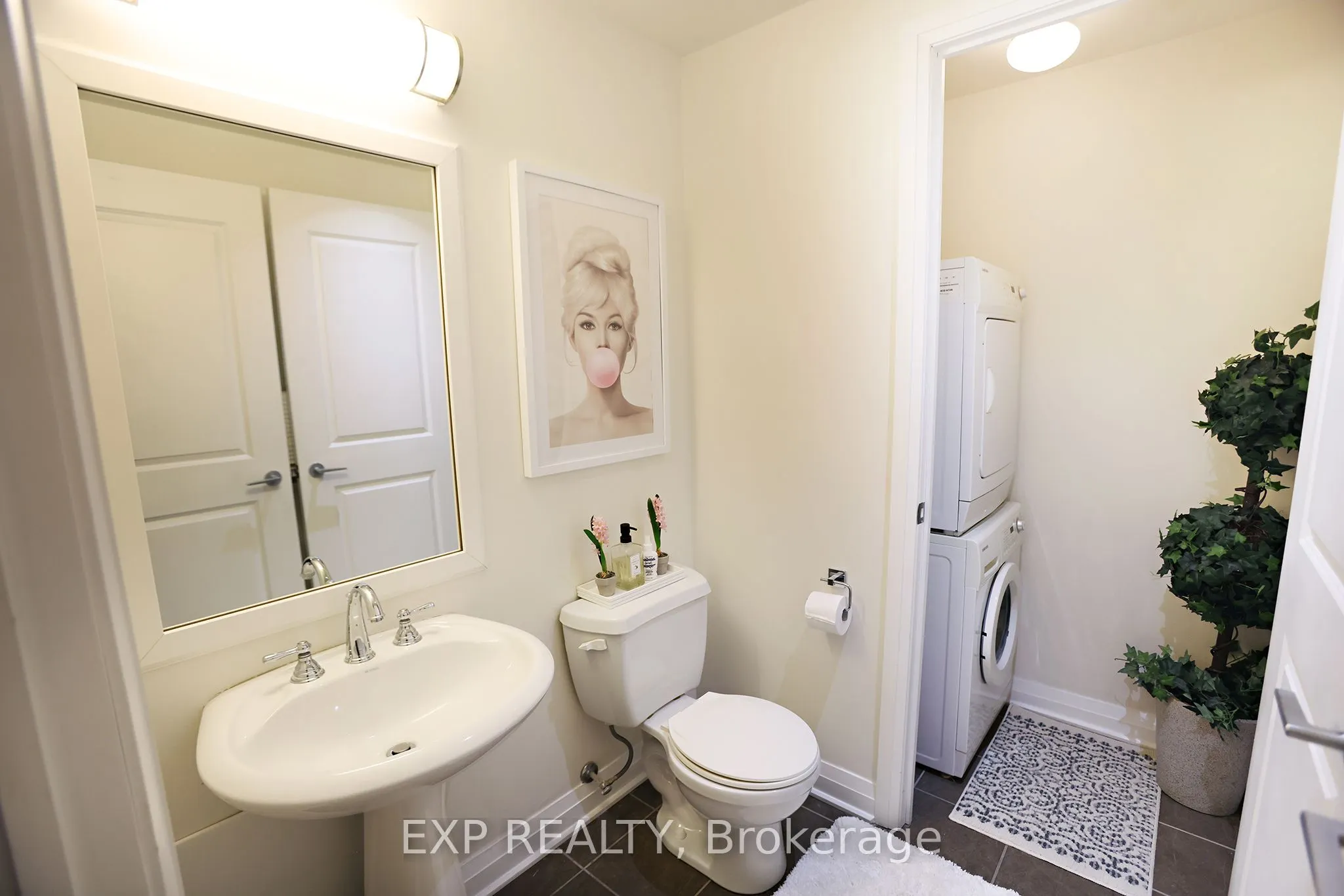 1055 Southdown Road, #PH01