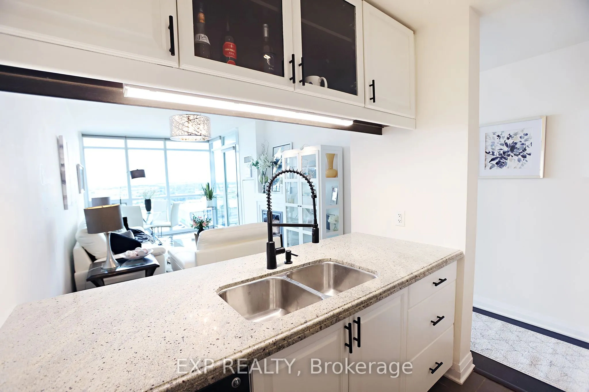 1055 Southdown Road, #PH01