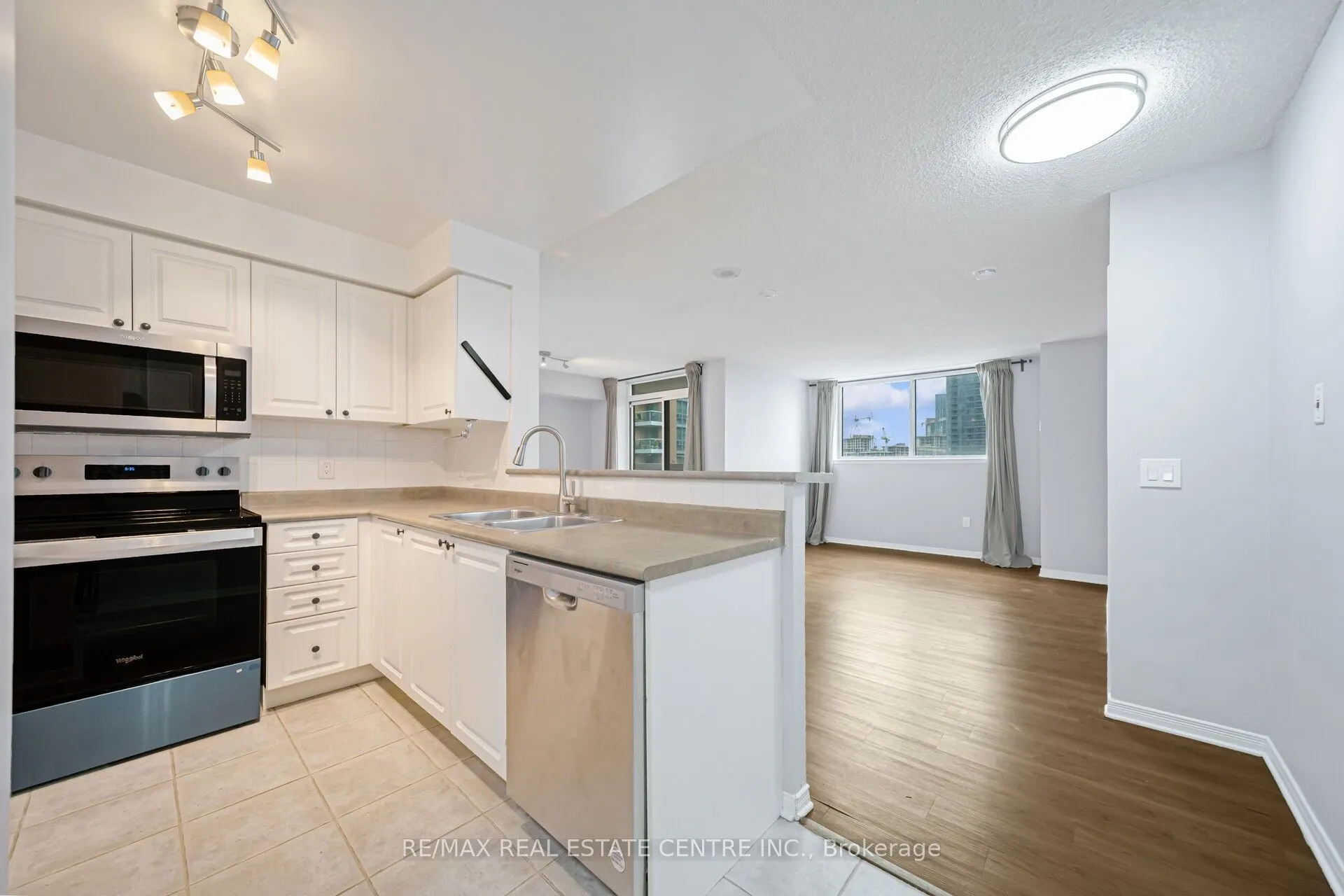 17 Michael Power Place, #505