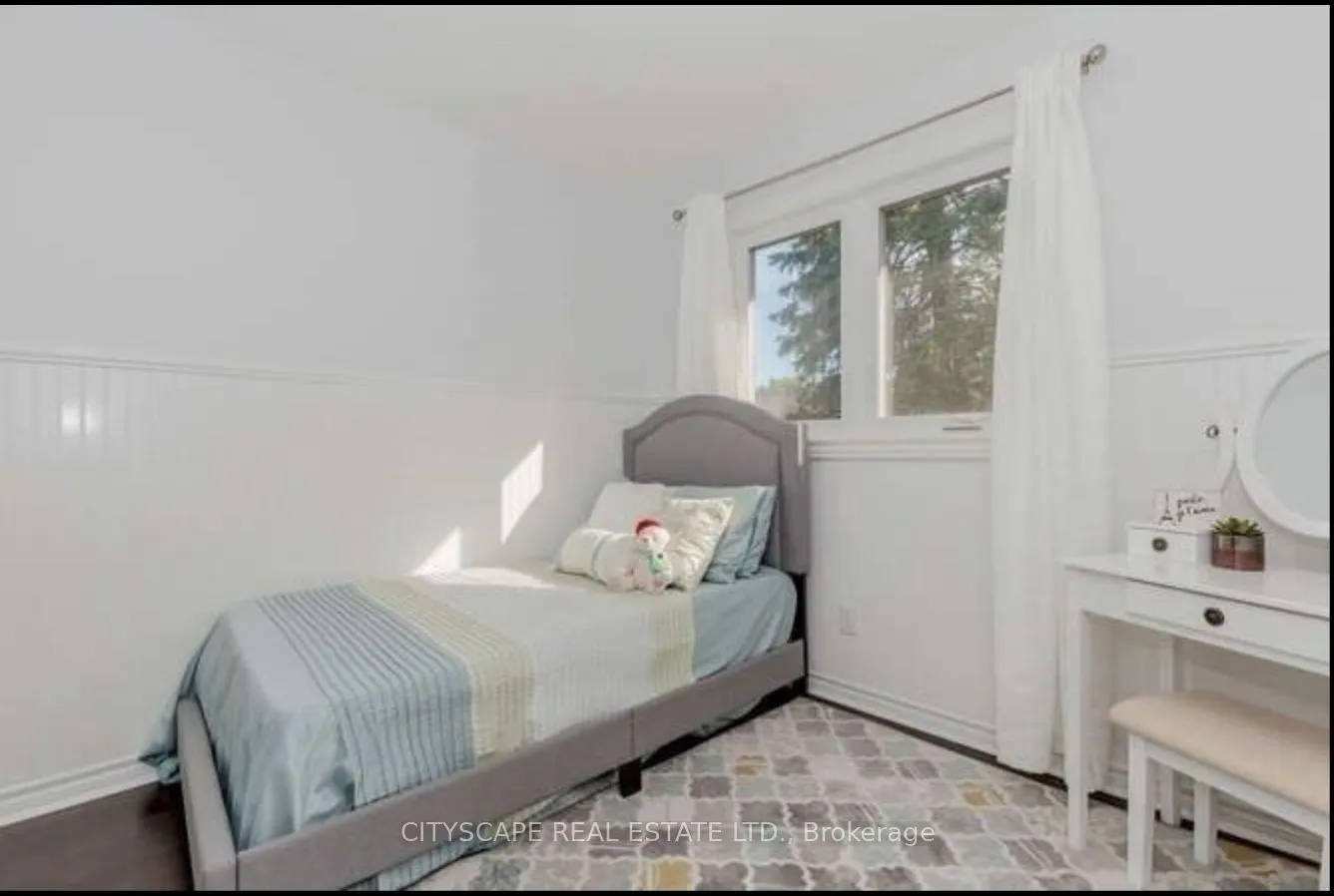 152 Kenwood Avenue, #50