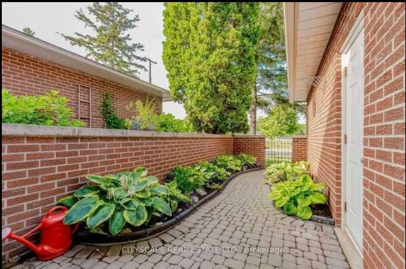 152 Kenwood Avenue, #50