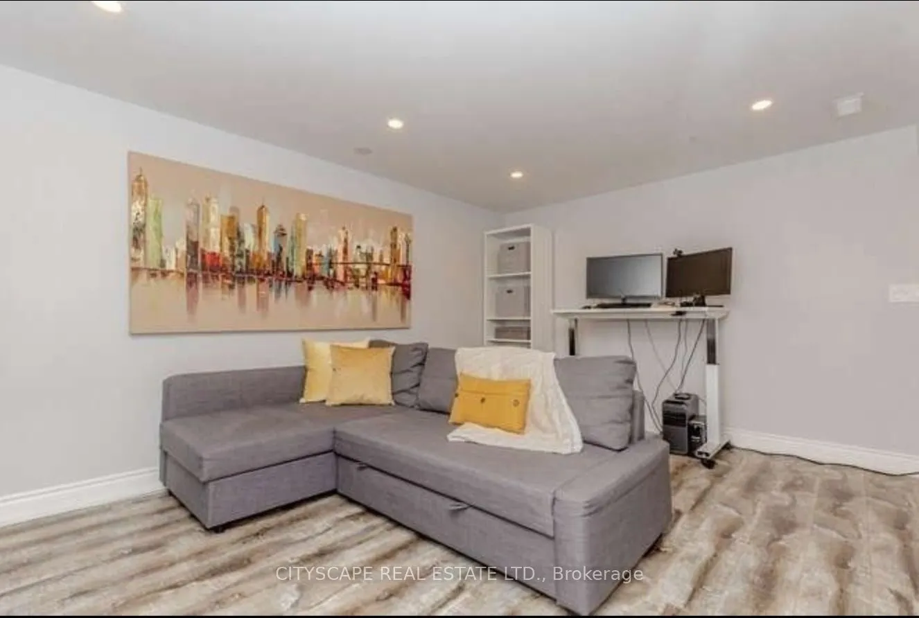 152 Kenwood Avenue, #50