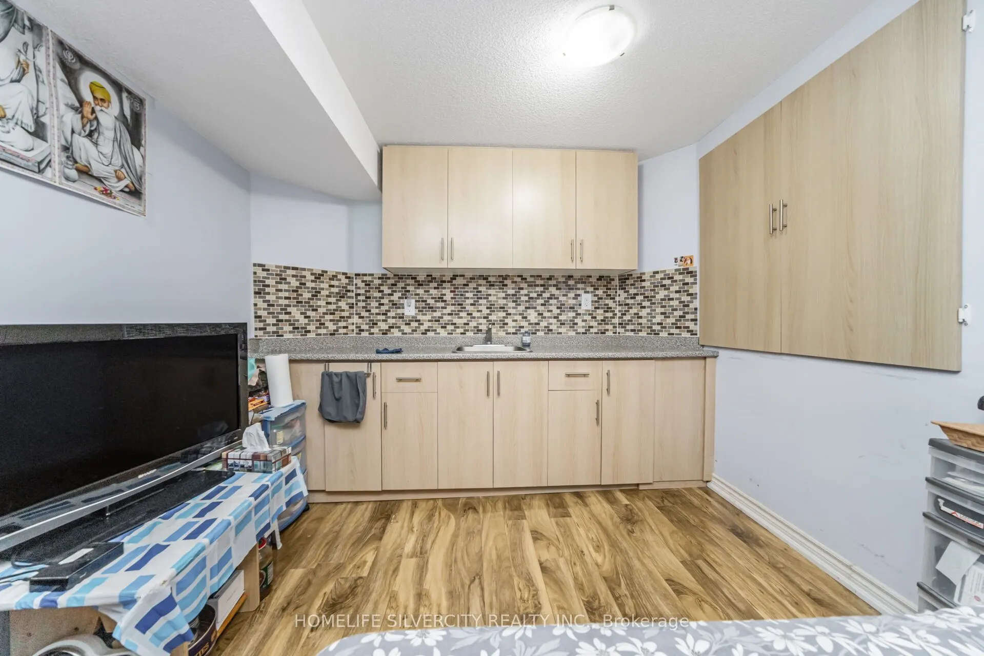 17 Siesta Court