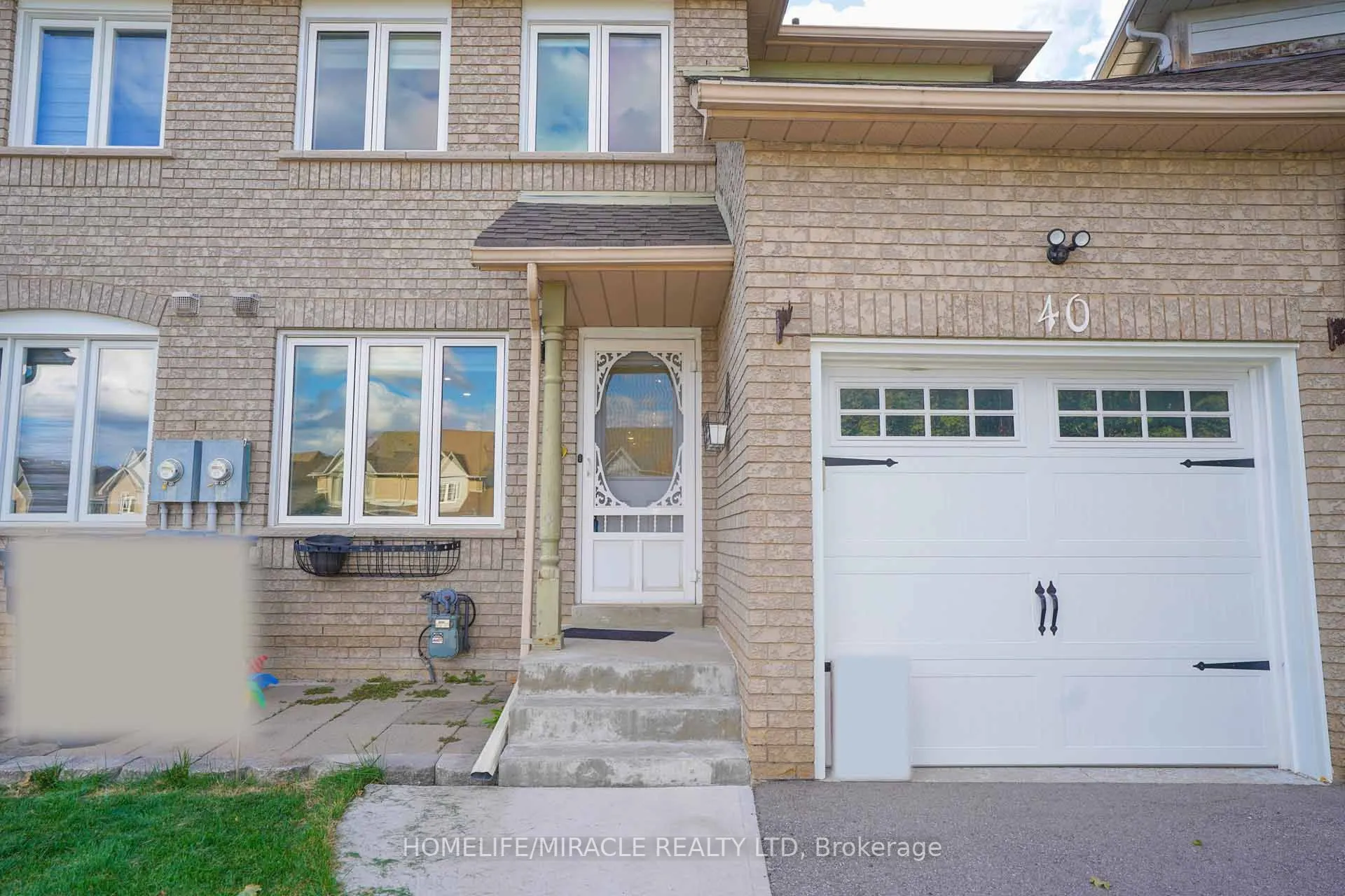 40 Gardenia Way