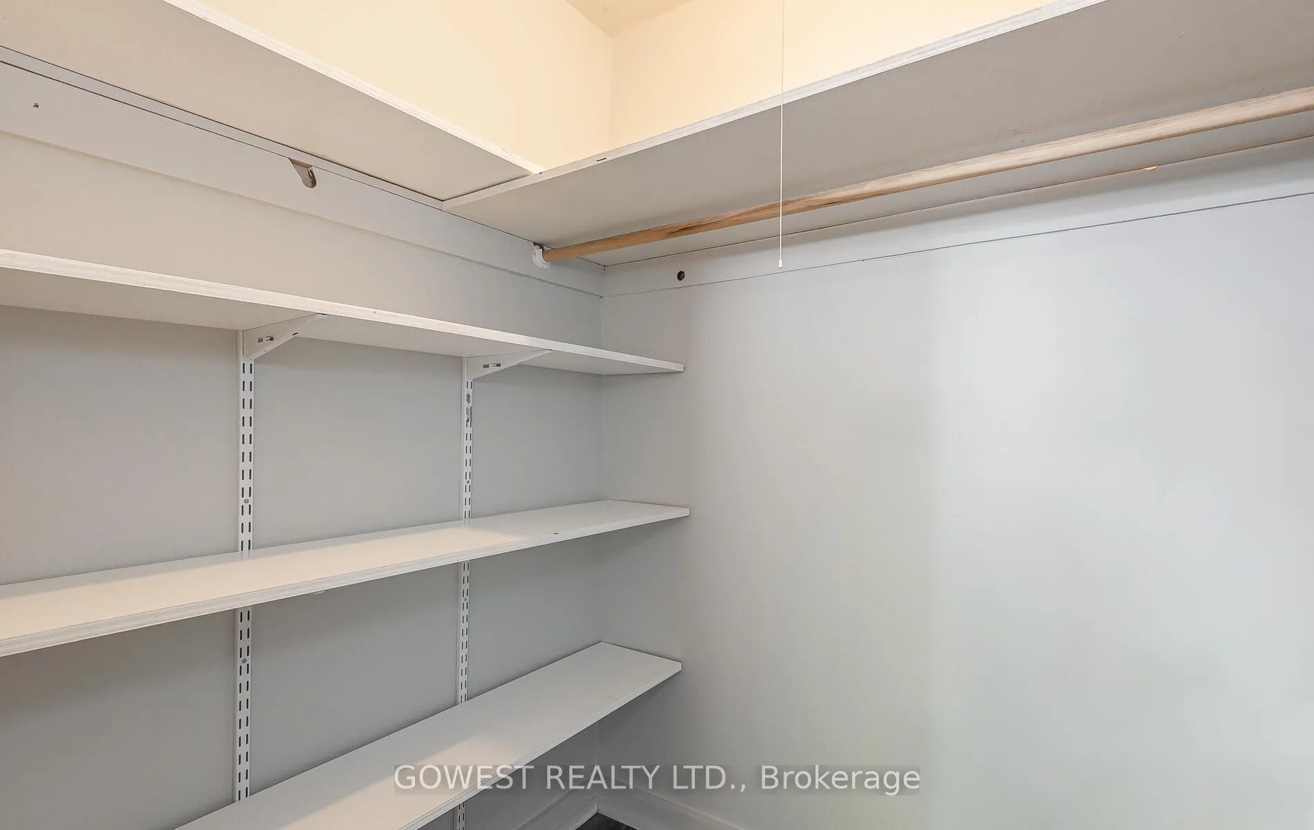 205 Keele Street, #B7