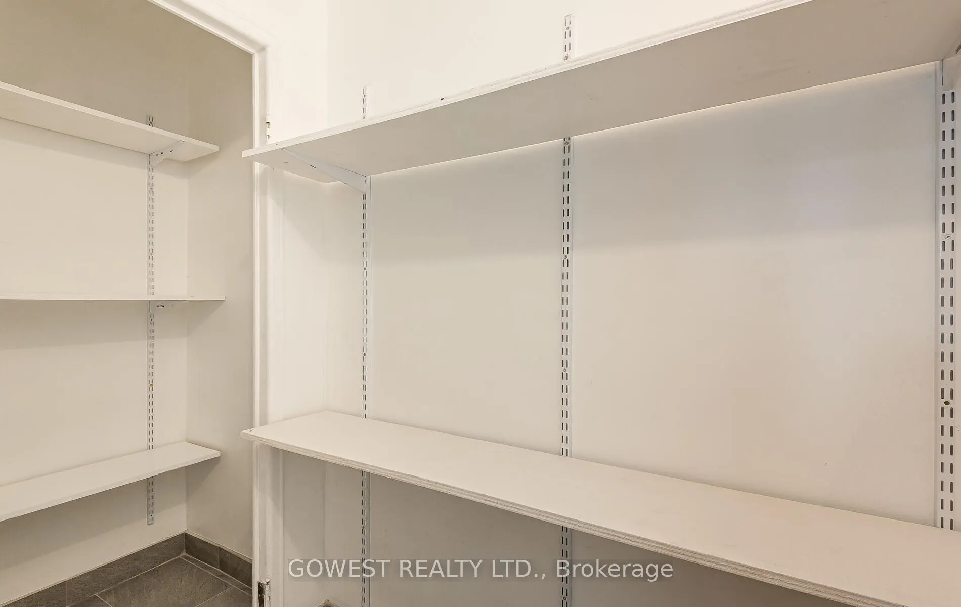 205 Keele Street, #B7