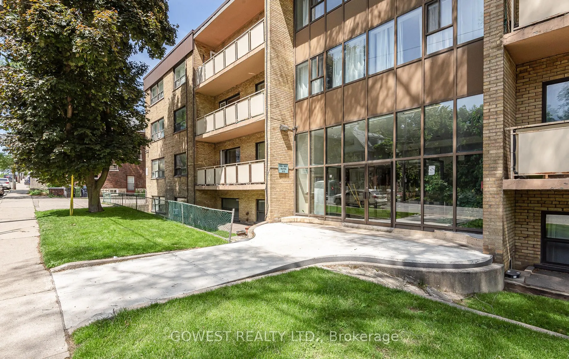 205 Keele Street, #B7