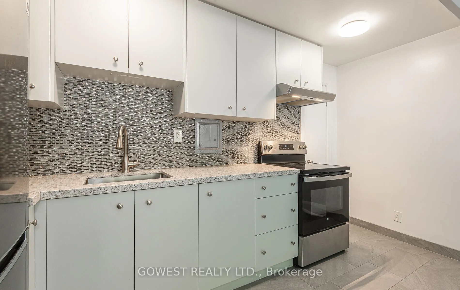 205 Keele Street, #B7