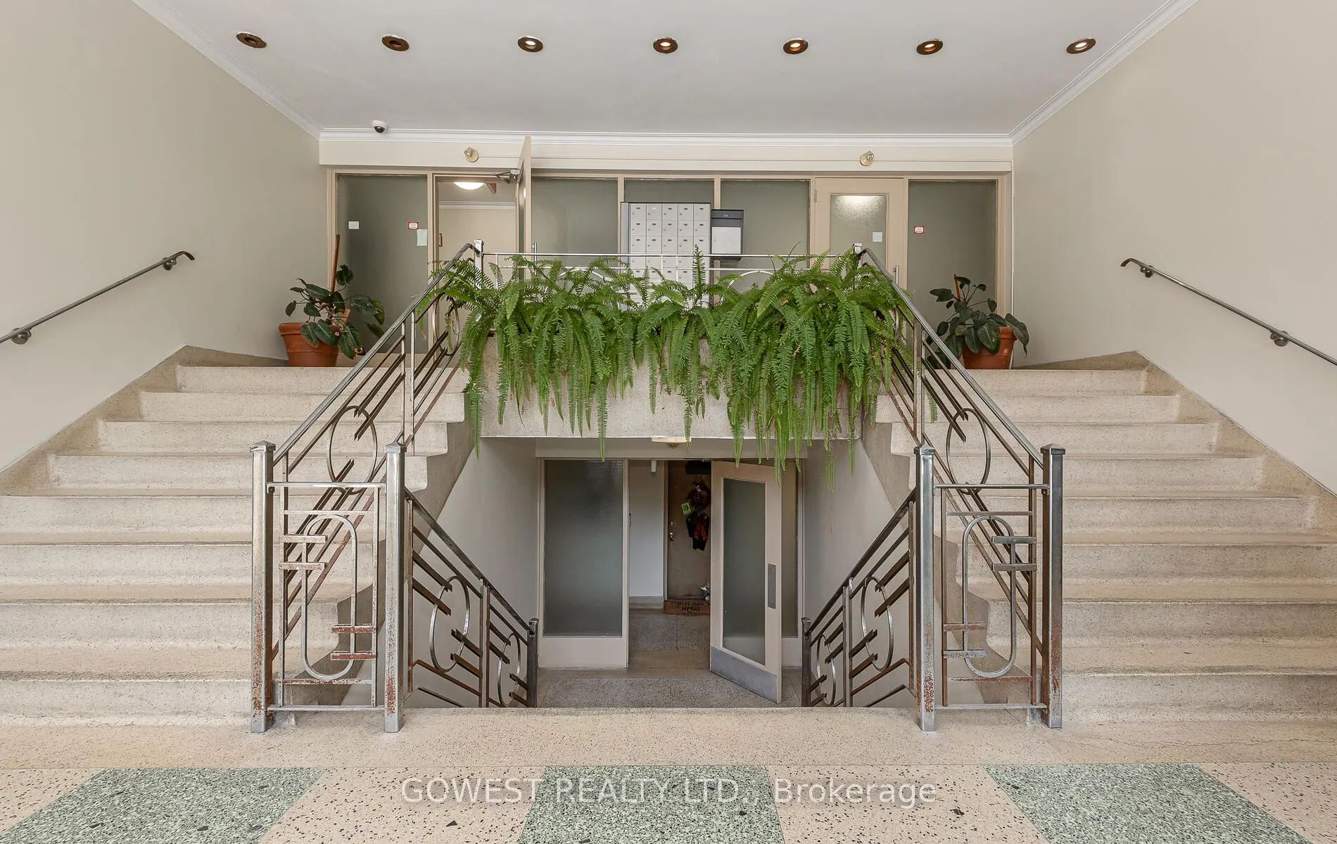 205 Keele Street, #B7