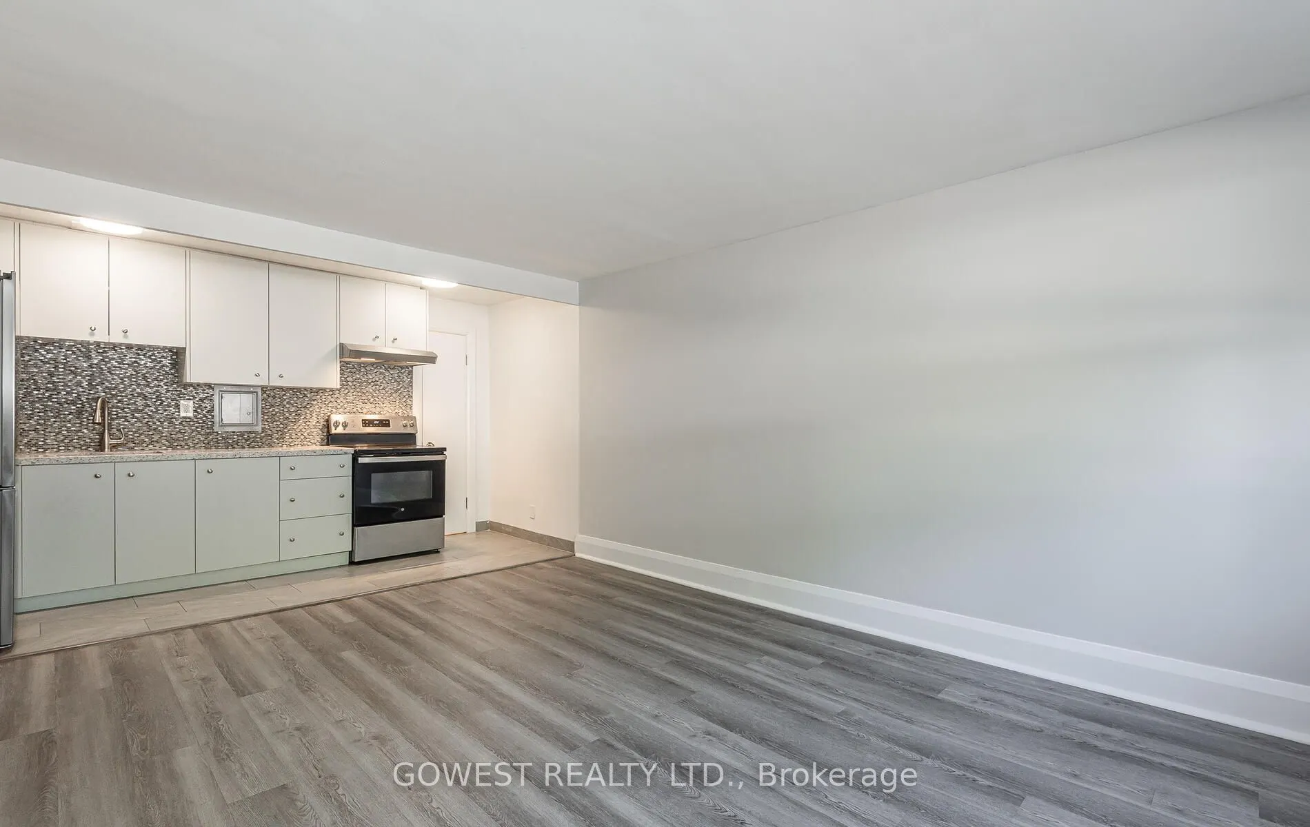 205 Keele Street, #B7