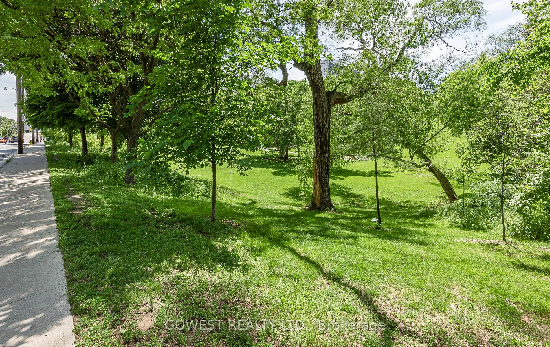 205 Keele Street, #B7