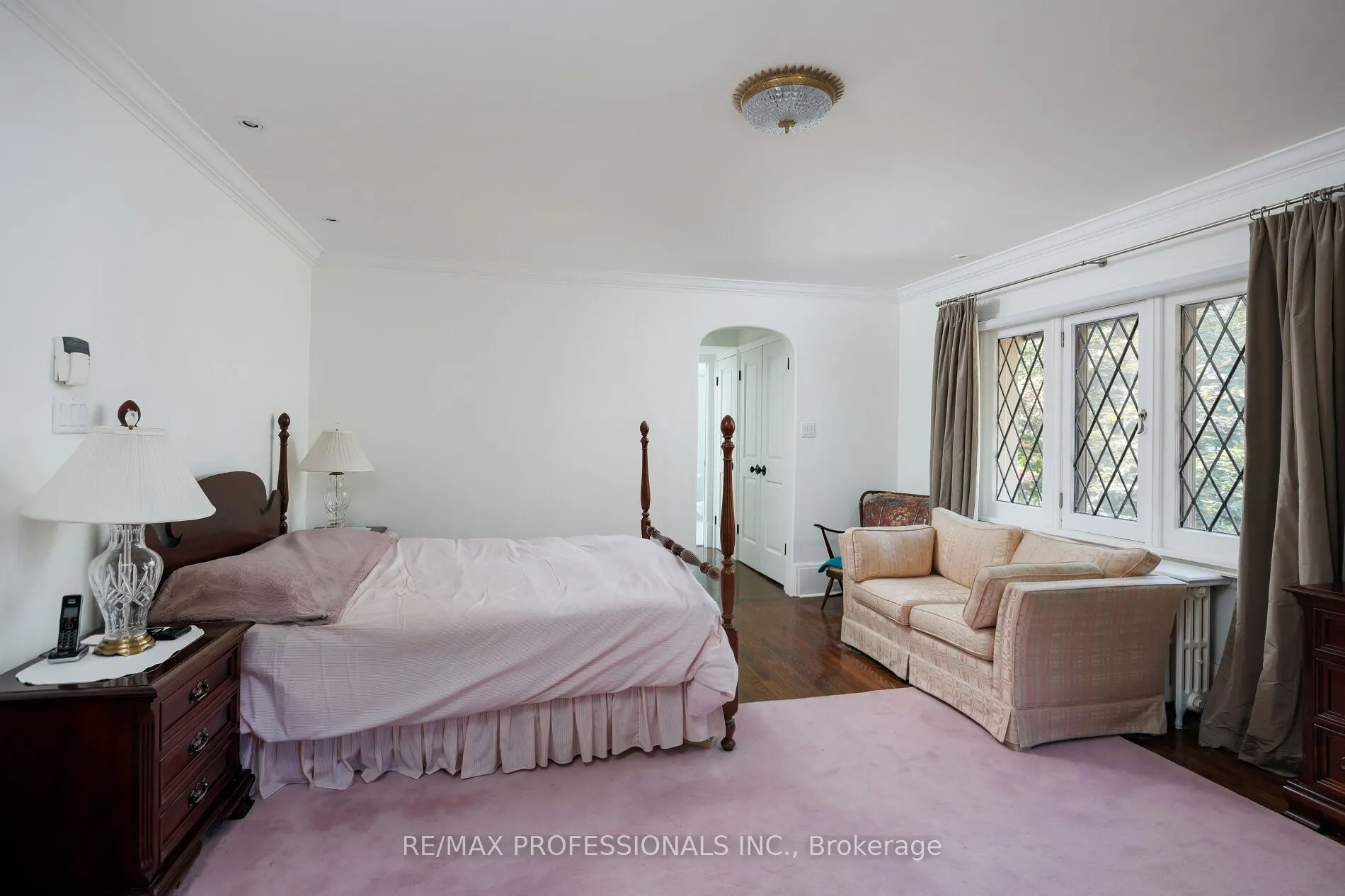 16 Kingsway Crescent