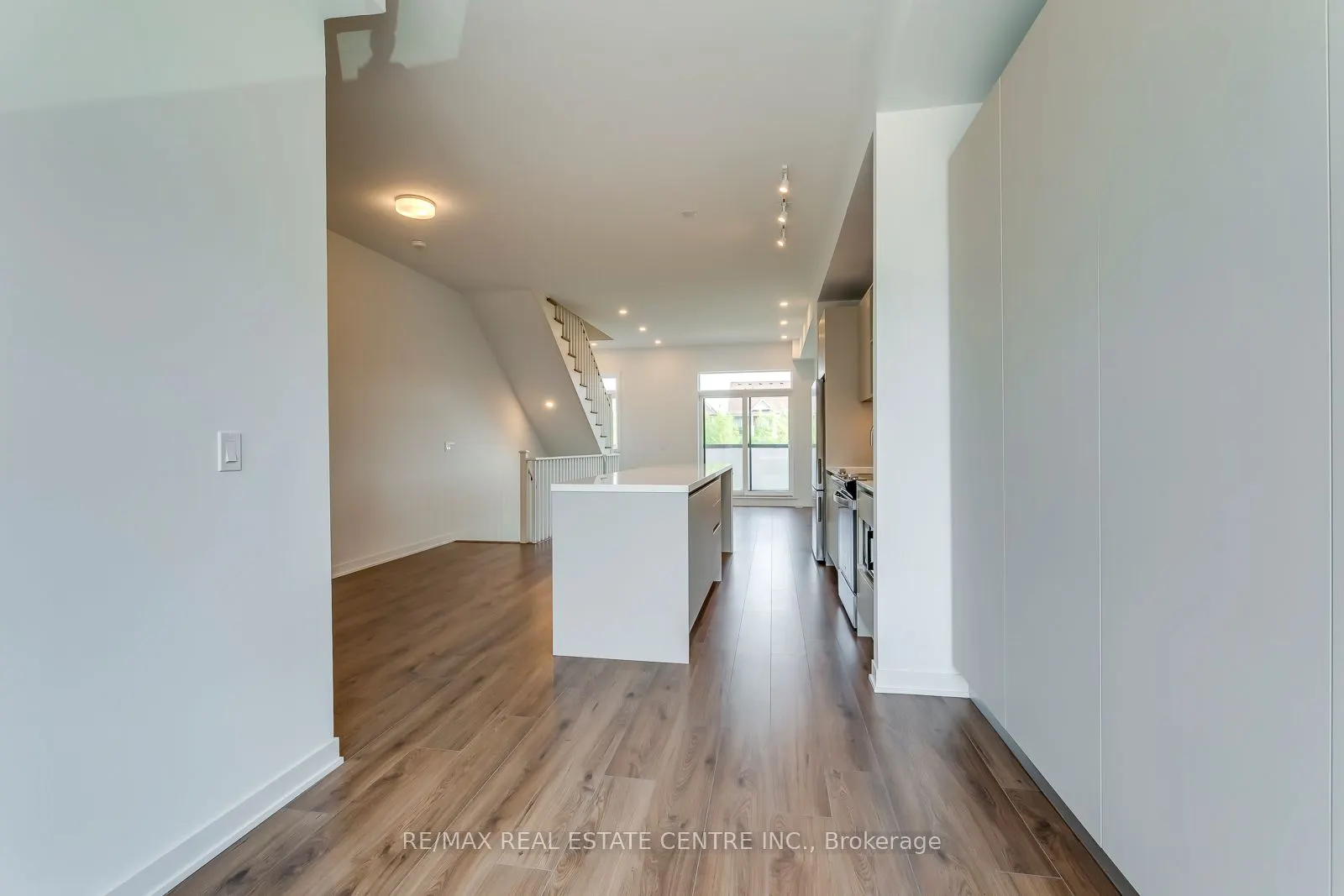 3049 Trailside Drive