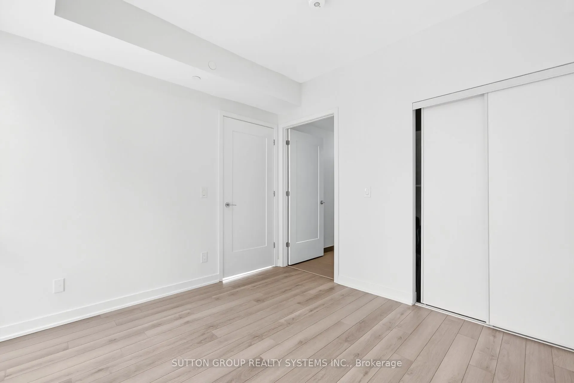 3079 Trafalgar Road, #1102