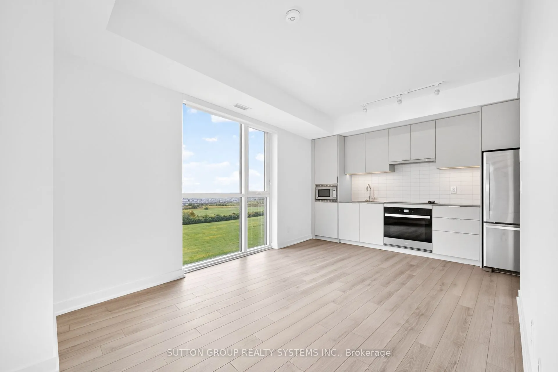 3079 Trafalgar Road, #1102