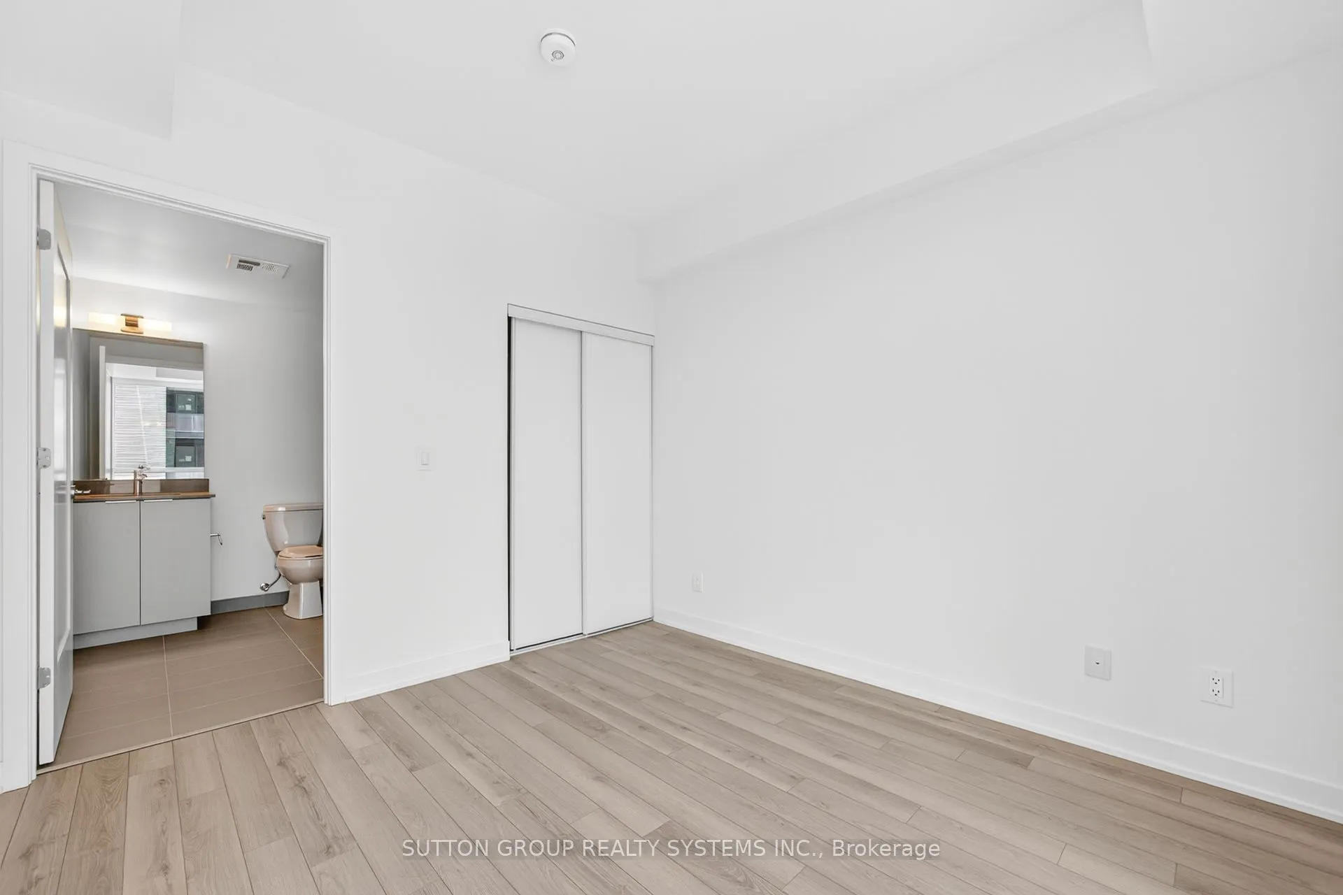 3079 Trafalgar Road, #1102