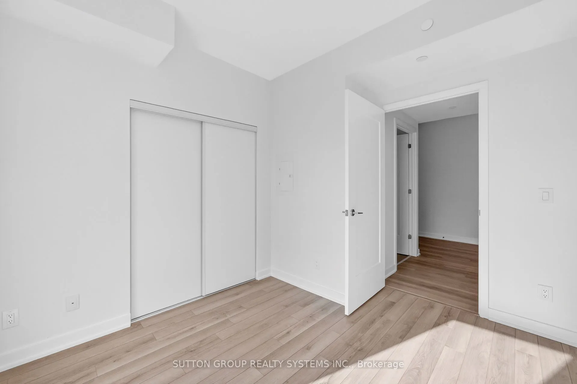 3079 Trafalgar Road, #1102