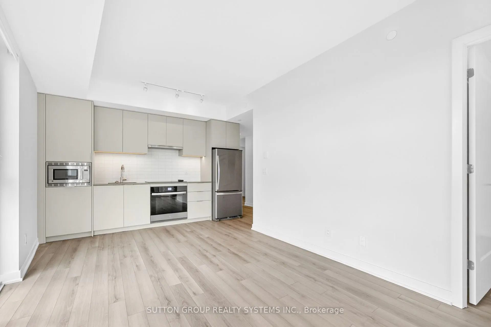 3079 Trafalgar Road, #1102