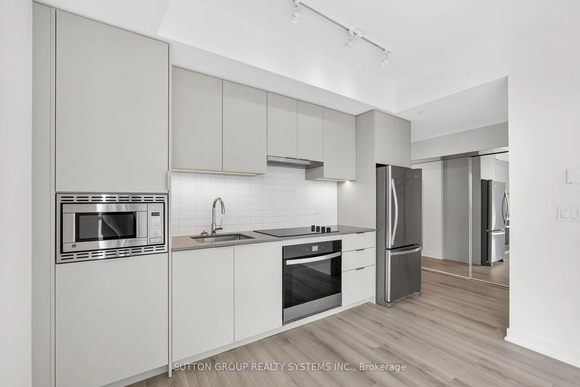 3079 Trafalgar Road, #1102