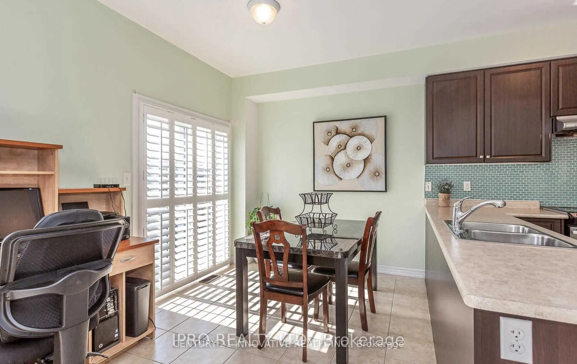 126 Footbridge Crescent