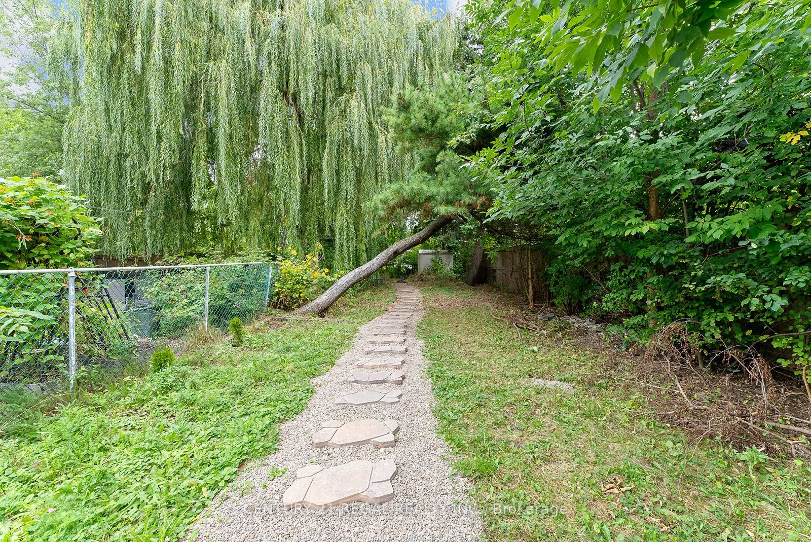 64 Arcadian Circle