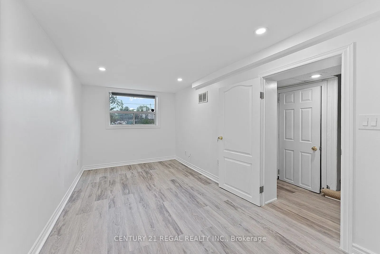 64 Arcadian Circle
