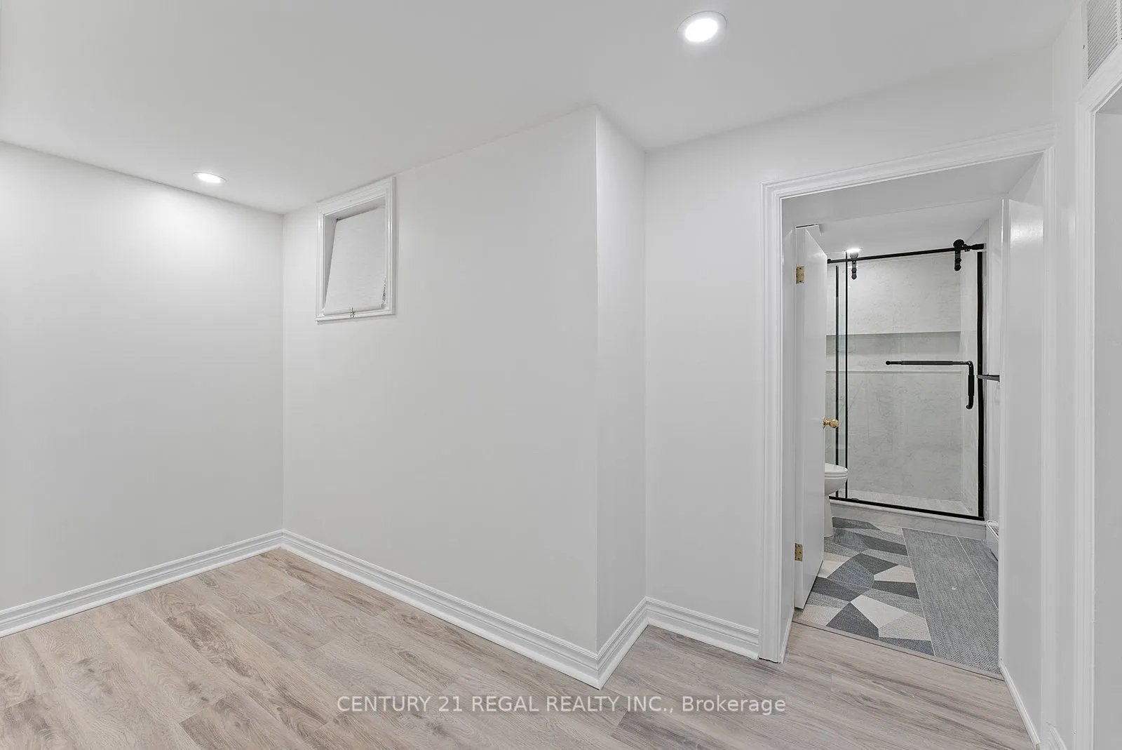 64 Arcadian Circle