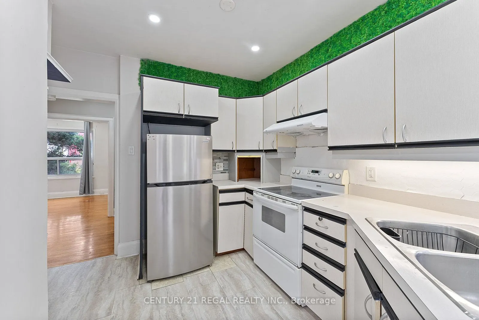 64 Arcadian Circle