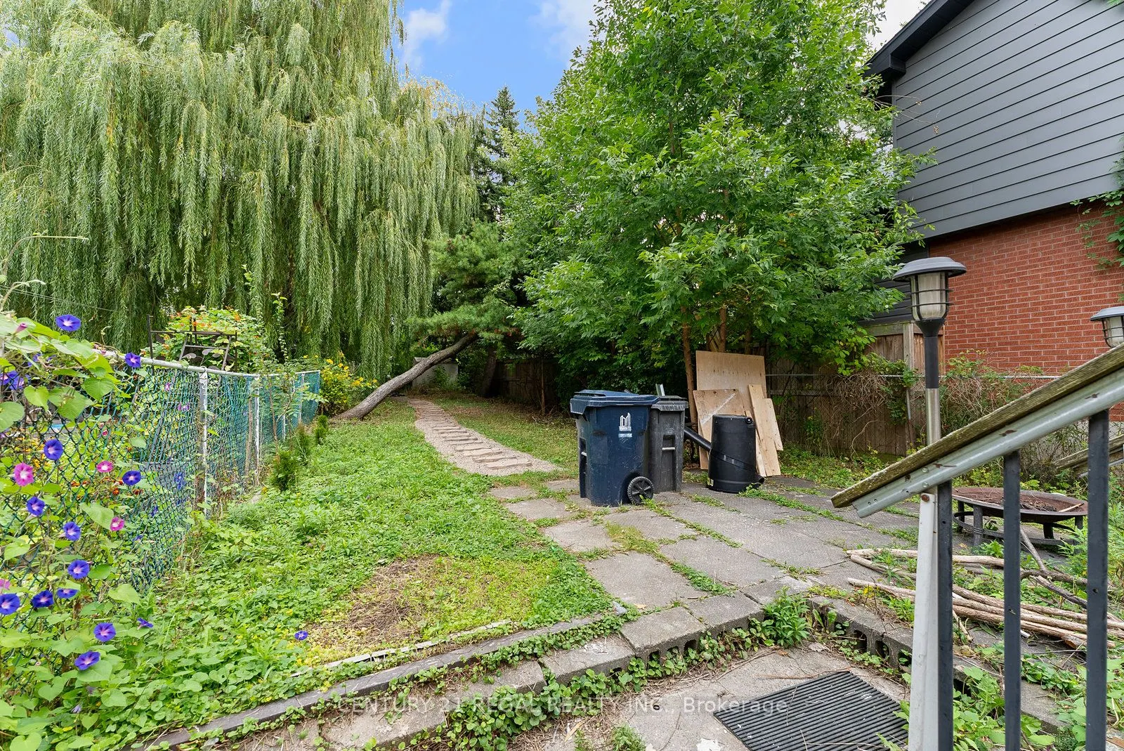 64 Arcadian Circle