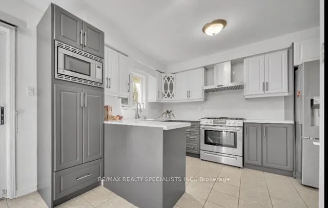 2665 Thomas Street, #8