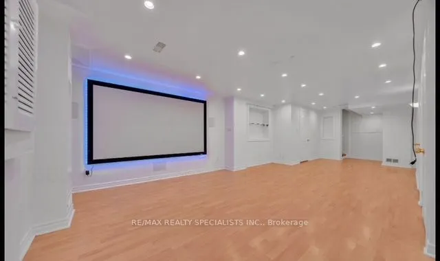 2665 Thomas Street, #8