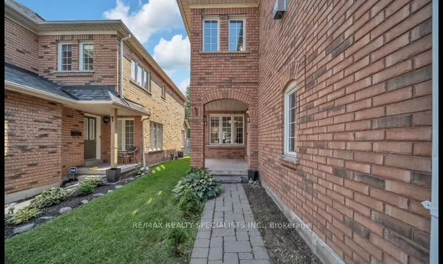 2665 Thomas Street, #8