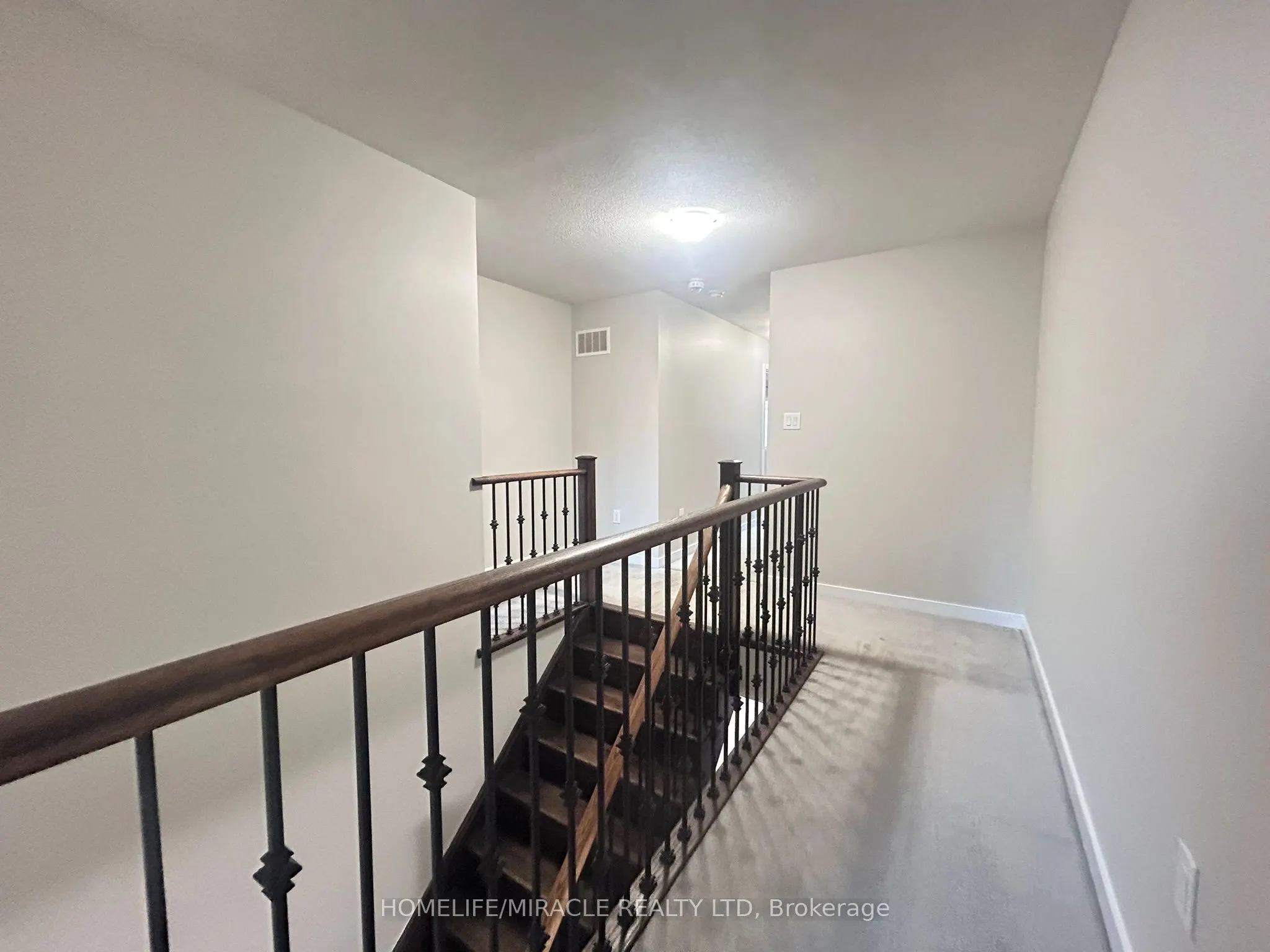 4 Hoover Road