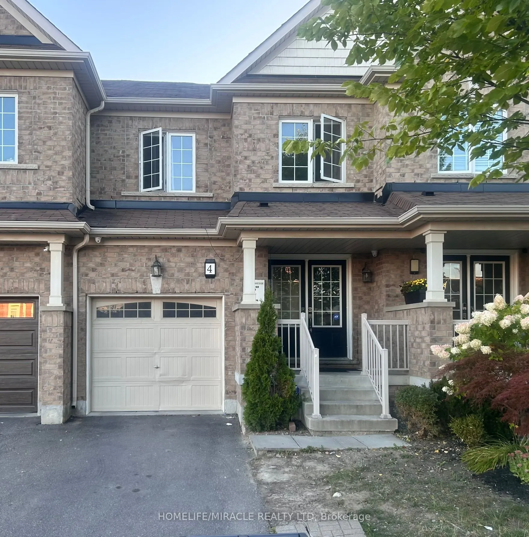 4 Hoover Road