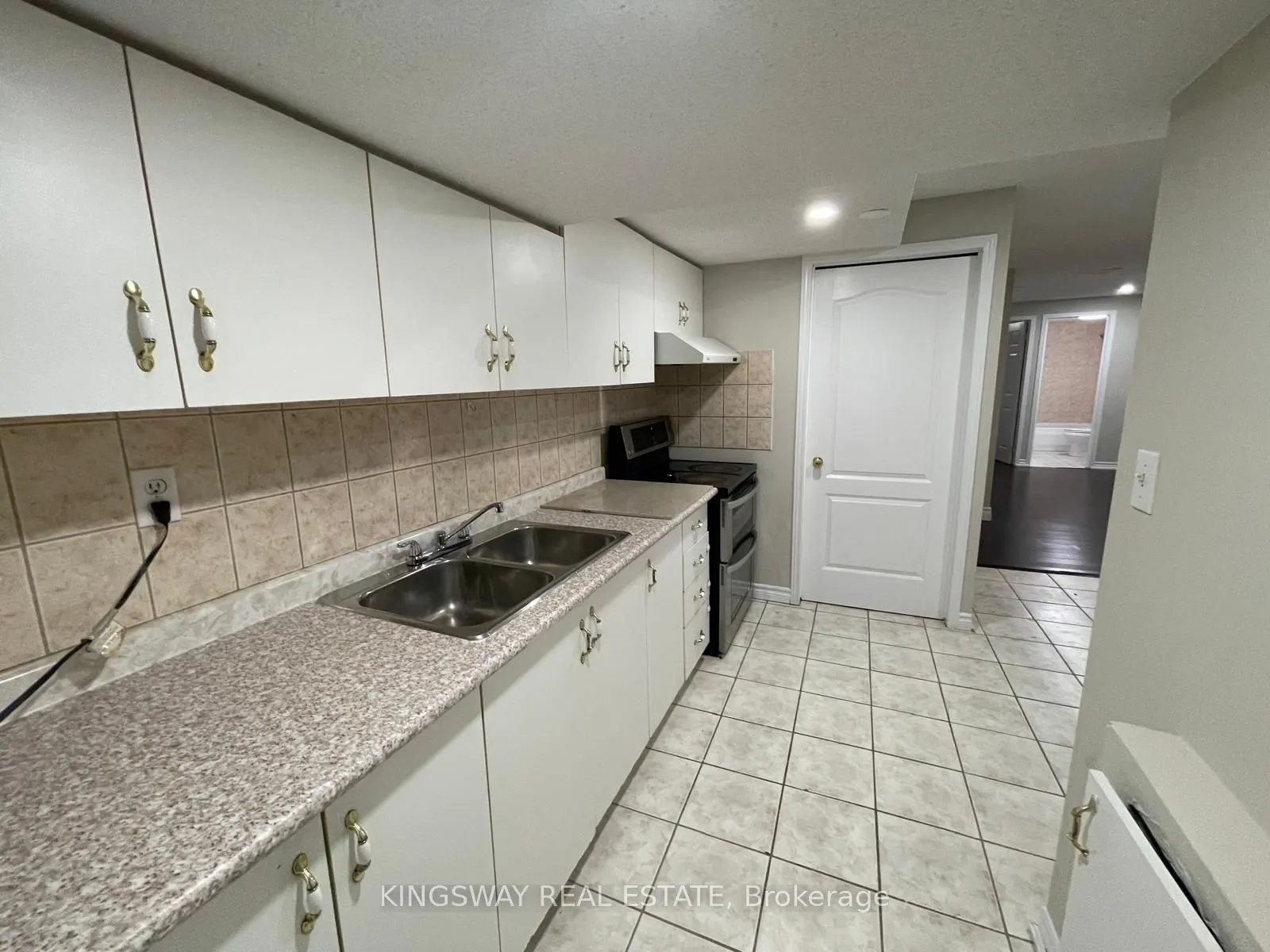 803 Khan Crescent, #Bsmt