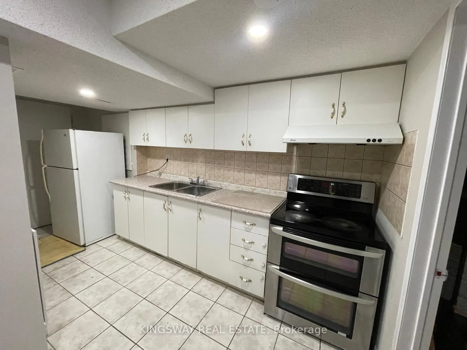 803 Khan Crescent, #Bsmt