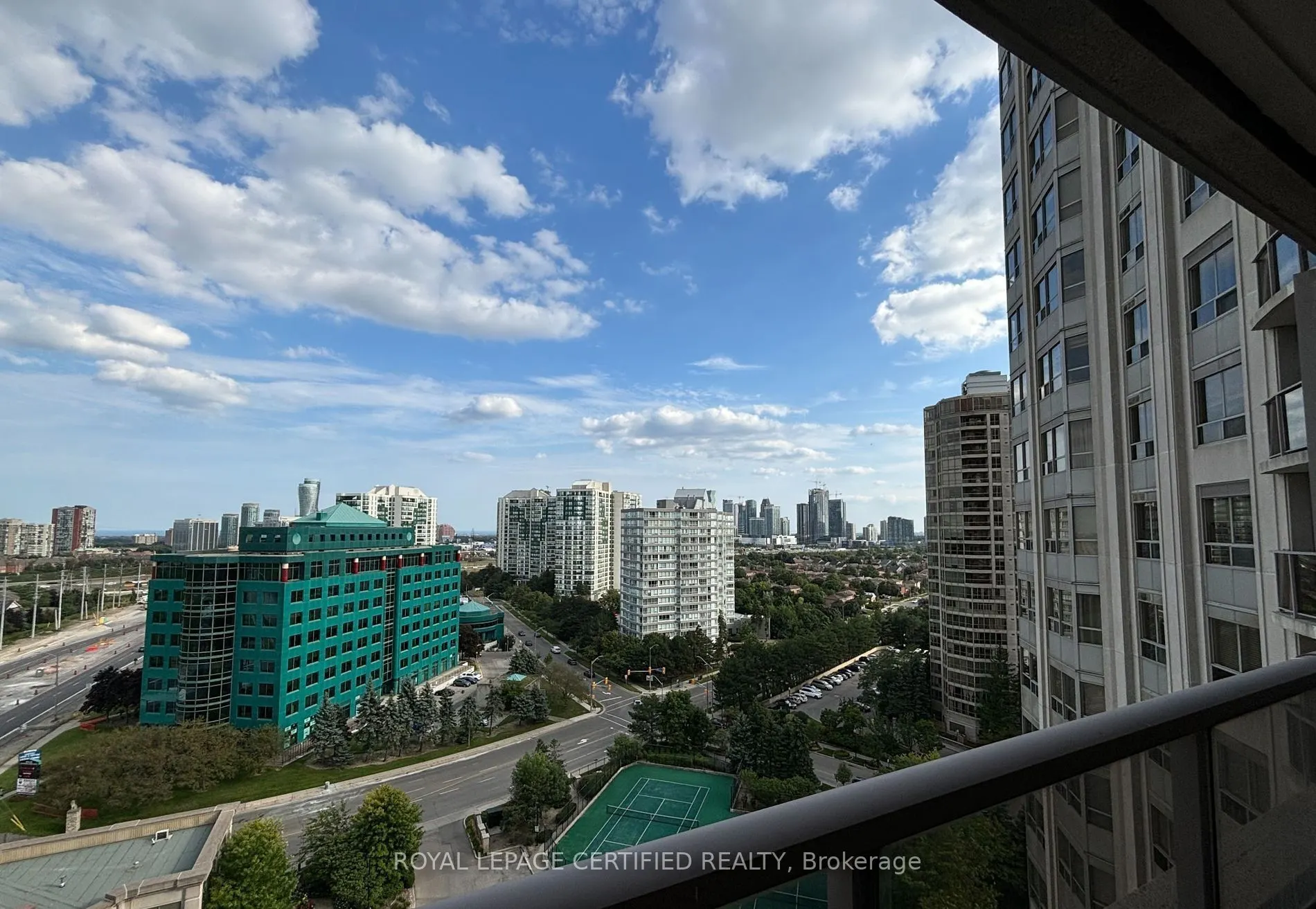 25 Kingsbridge Garden Circle, #1526