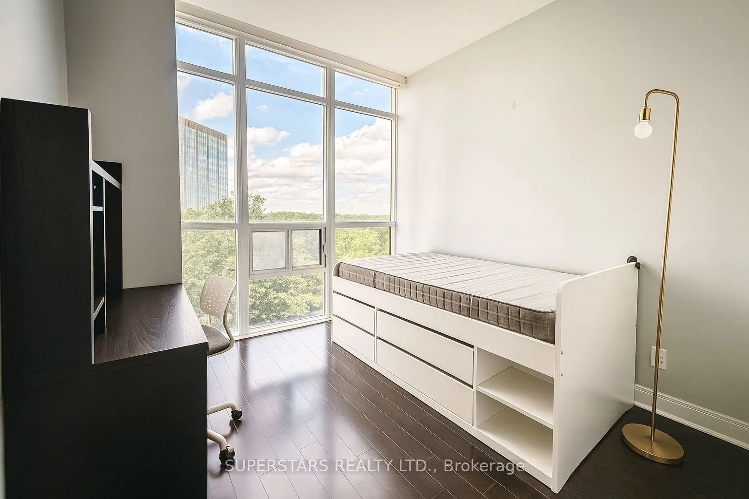 90 Absolute Avenue, #609