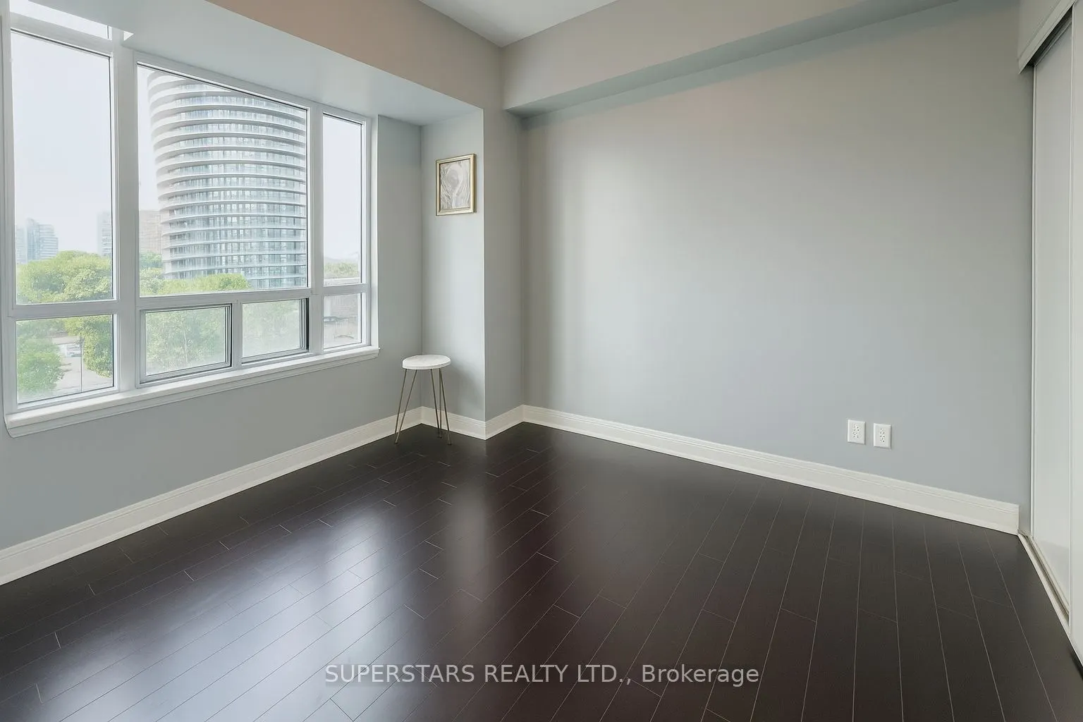 90 Absolute Avenue, #609