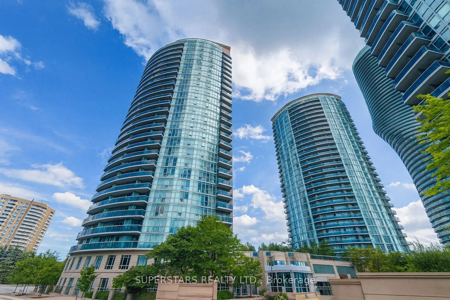 90 Absolute Avenue, #609